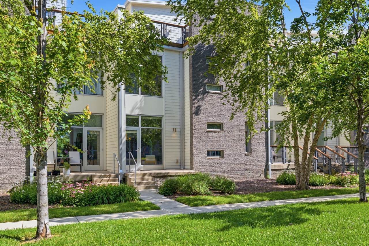 712 Strickland Dr - Photo 1