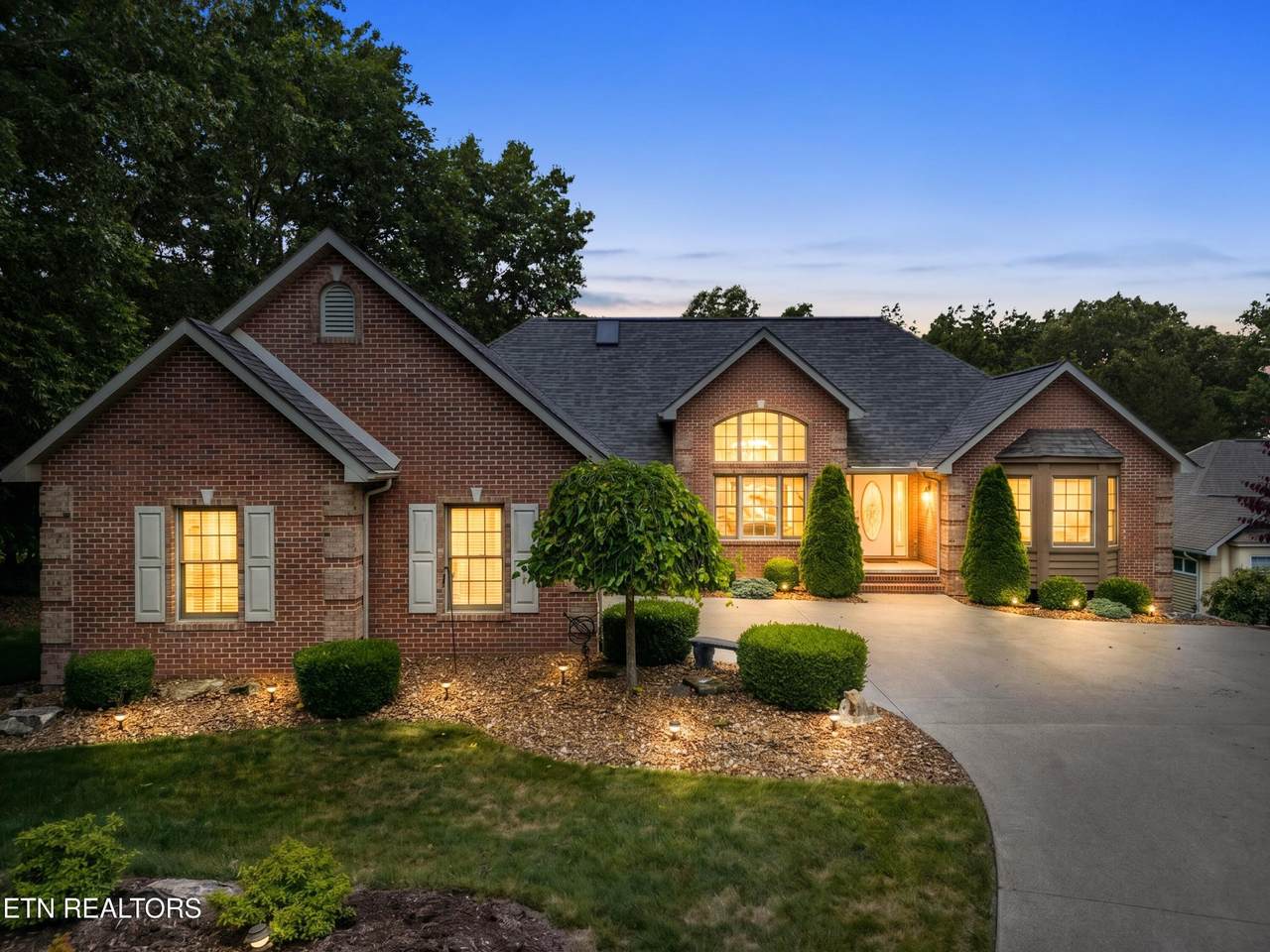 106 Mariners Drive - Photo 1