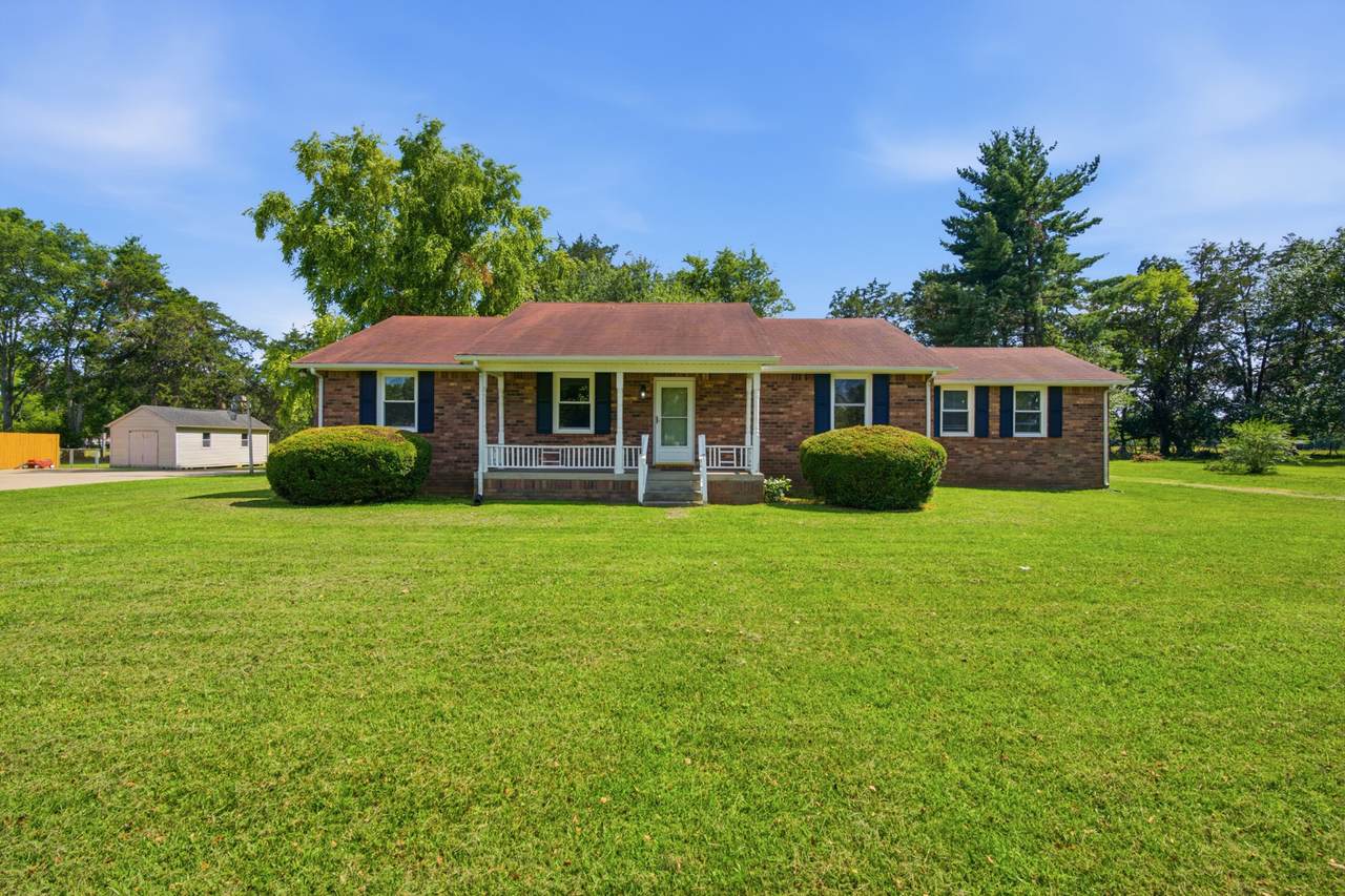 207 Fairmont Dr - Photo 1