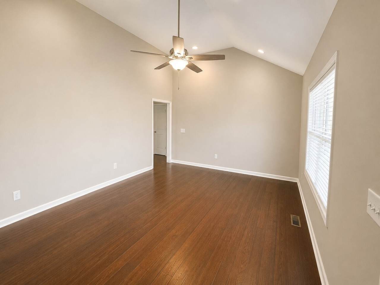 https://bt-photos.global.ssl.fastly.net/nashville/1280_boomver_1_RTC3245285-1.jpg