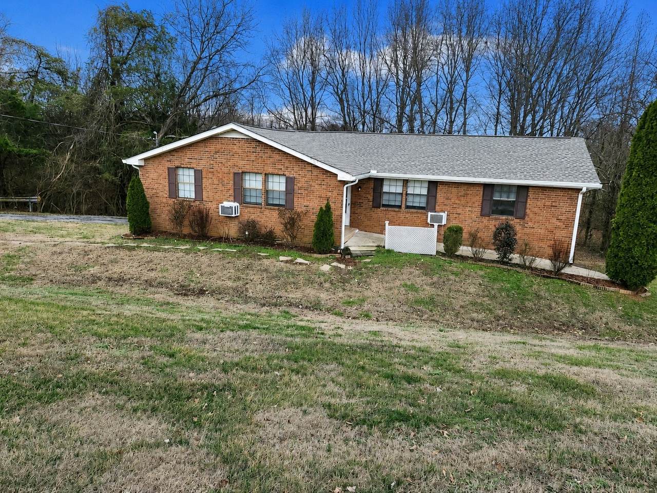 698 Frankfort Dr - Photo 1
