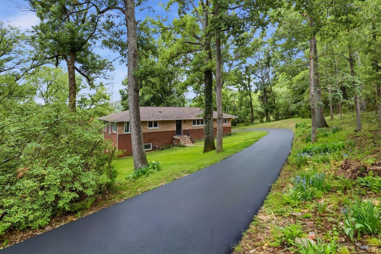 827 Redwood Dr - Photo 1