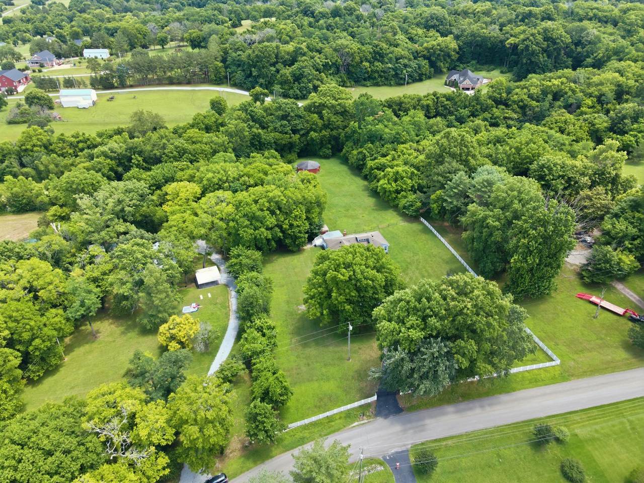1061 Cliff White Rd - Photo 1