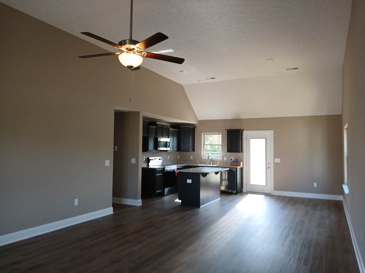 https://bt-photos.global.ssl.fastly.net/nashville/1280_boomver_1_RTC3245543-1.jpg