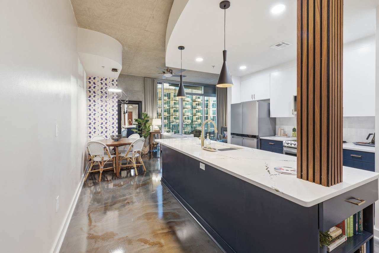 301 Demonbreun St - Photo 1