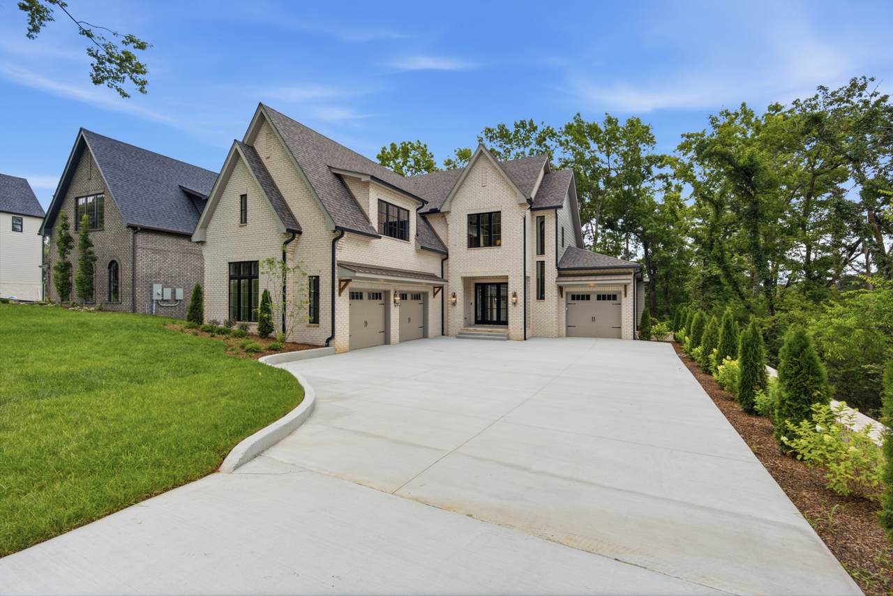 1004 Rodney Dr - Photo 1