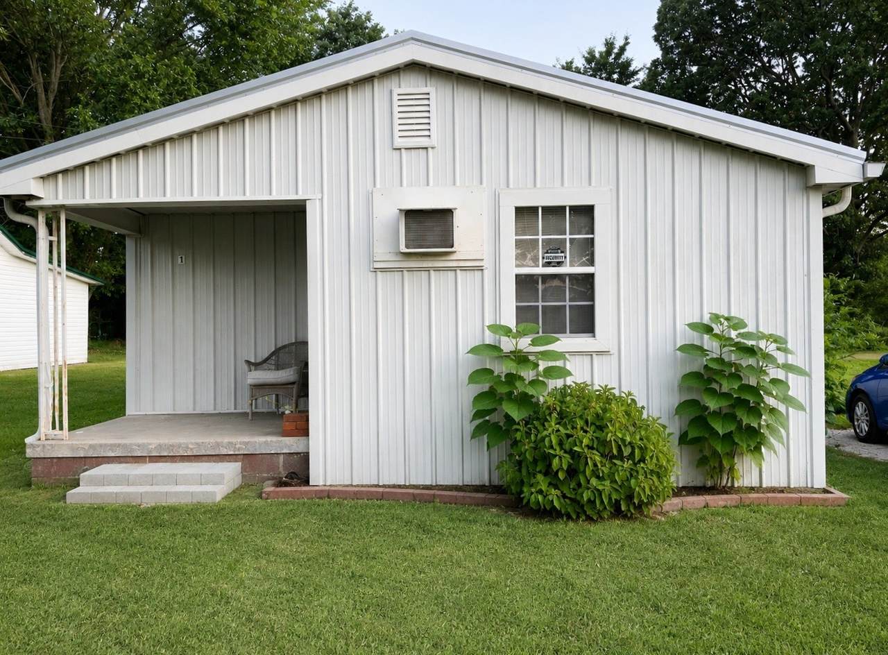 216 Strawberry St - Photo 1