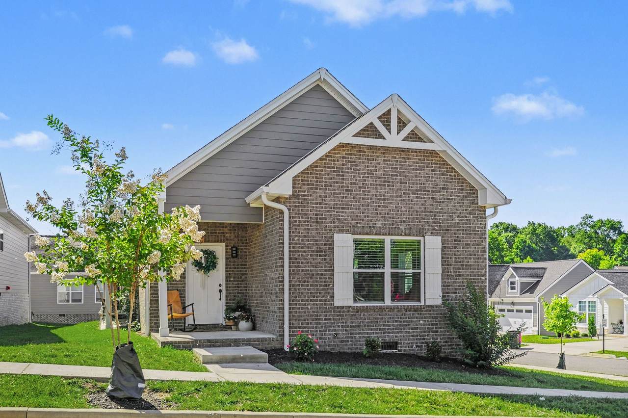 261 Franklin St - Photo 1