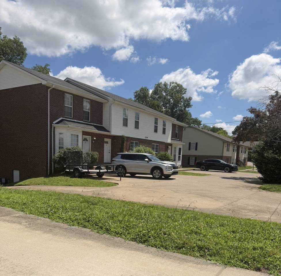1244 Parkway Pl - Photo 1