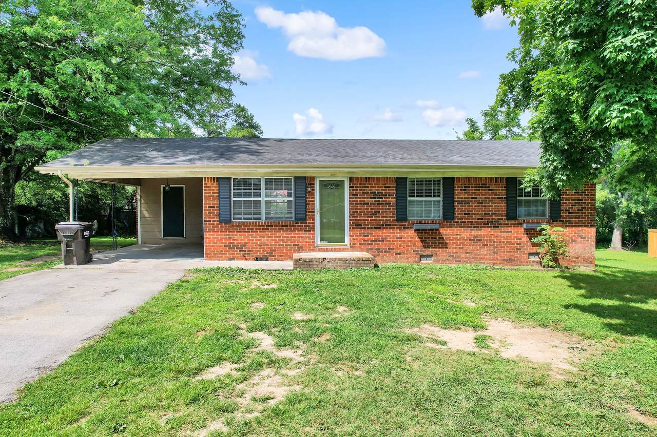 1822 Greendale Dr - Photo 1