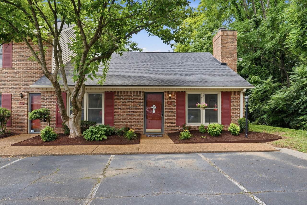 754 Kent Rd - Photo 1