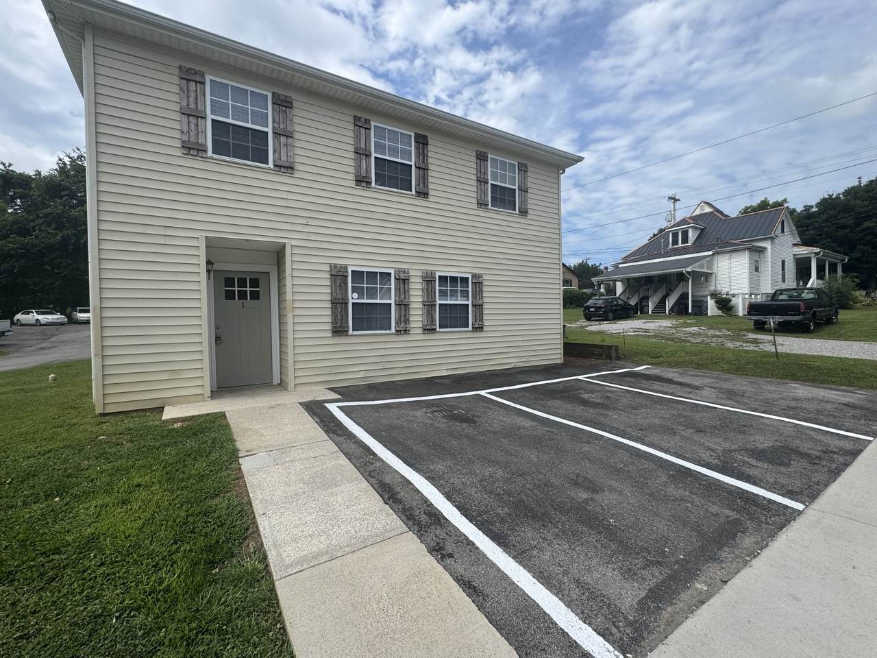 100 Warren St - Photo 1