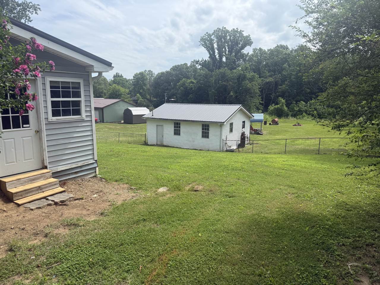 https://bt-photos.global.ssl.fastly.net/nashville/1280_boomver_1_RTC3246236-1.jpg