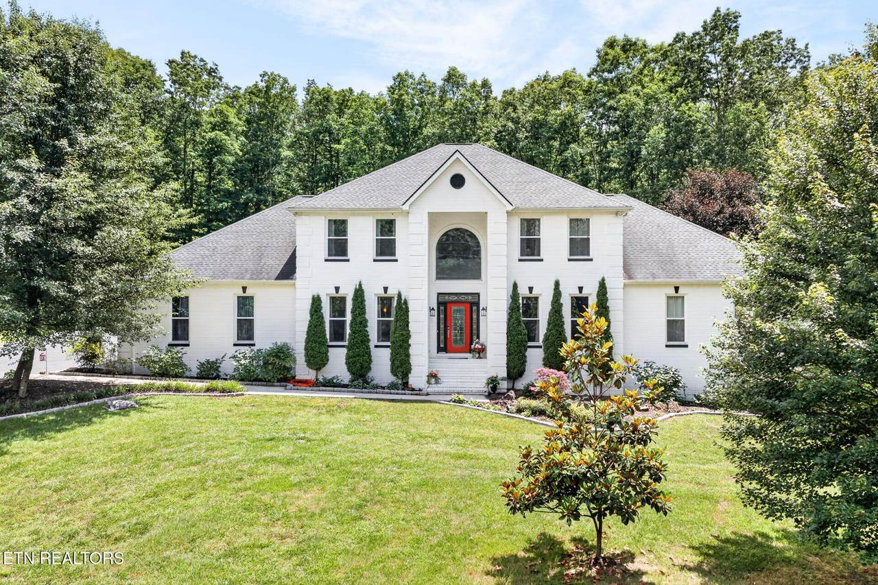307 Laurel Circle - Photo 1