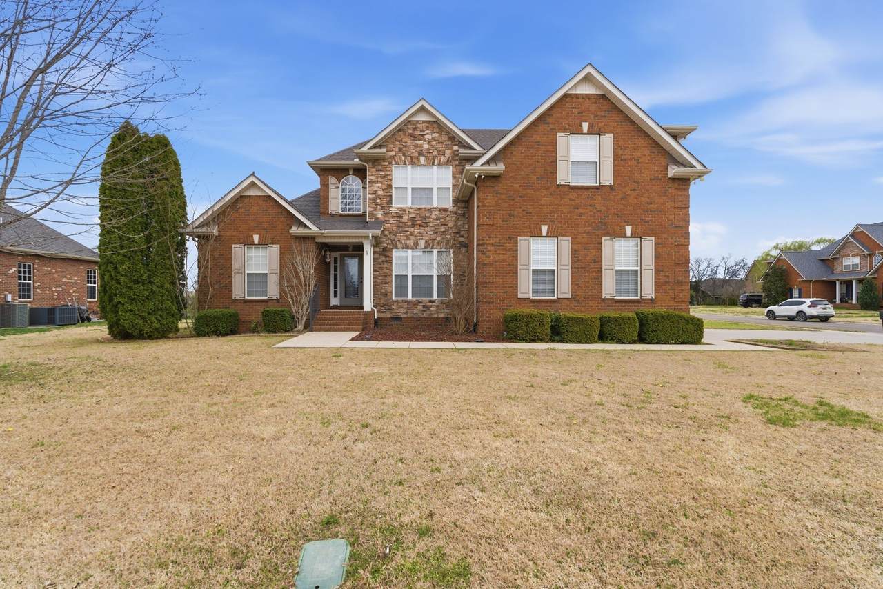 2733 Presley Dr - Photo 1