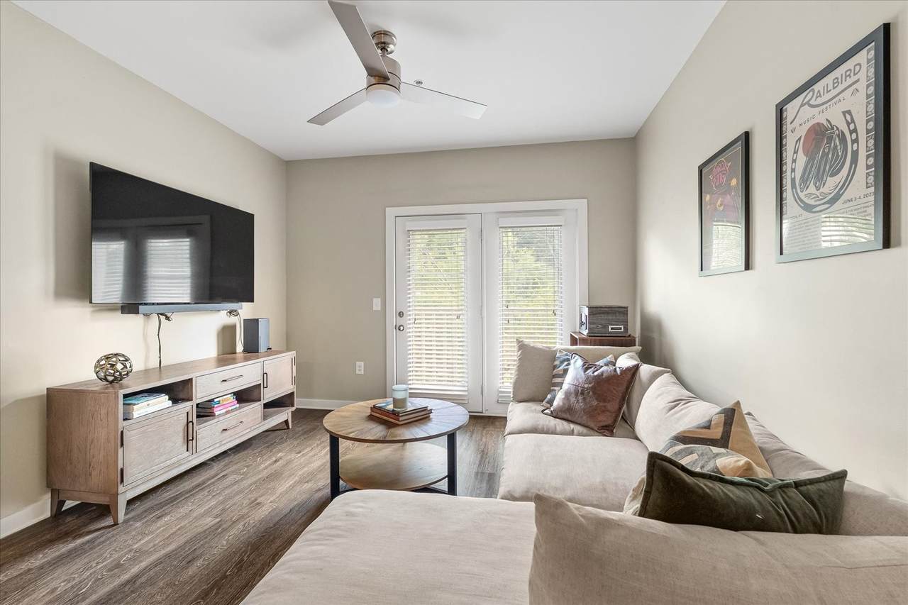 414 Rosedale Ave - Photo 1