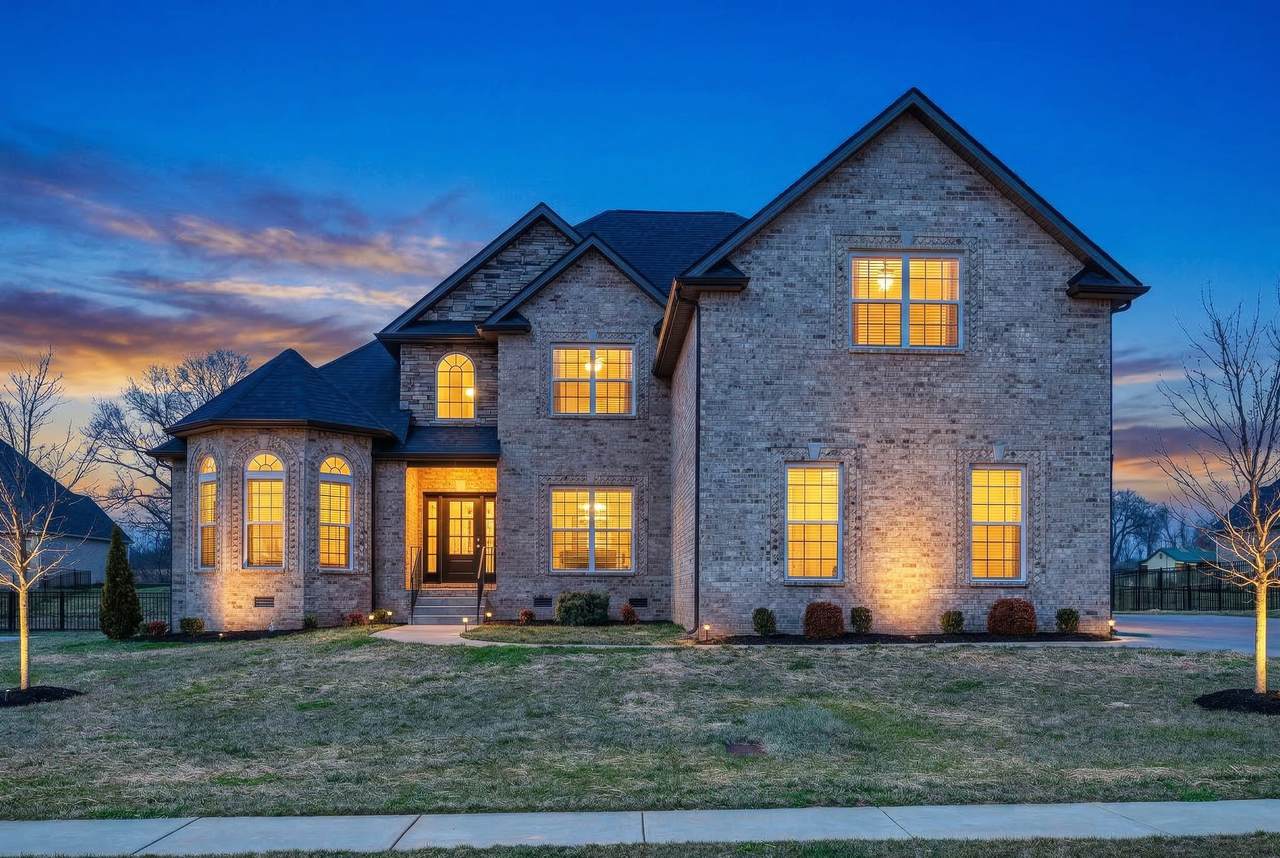 313 Clarabelle Ln - Photo 1