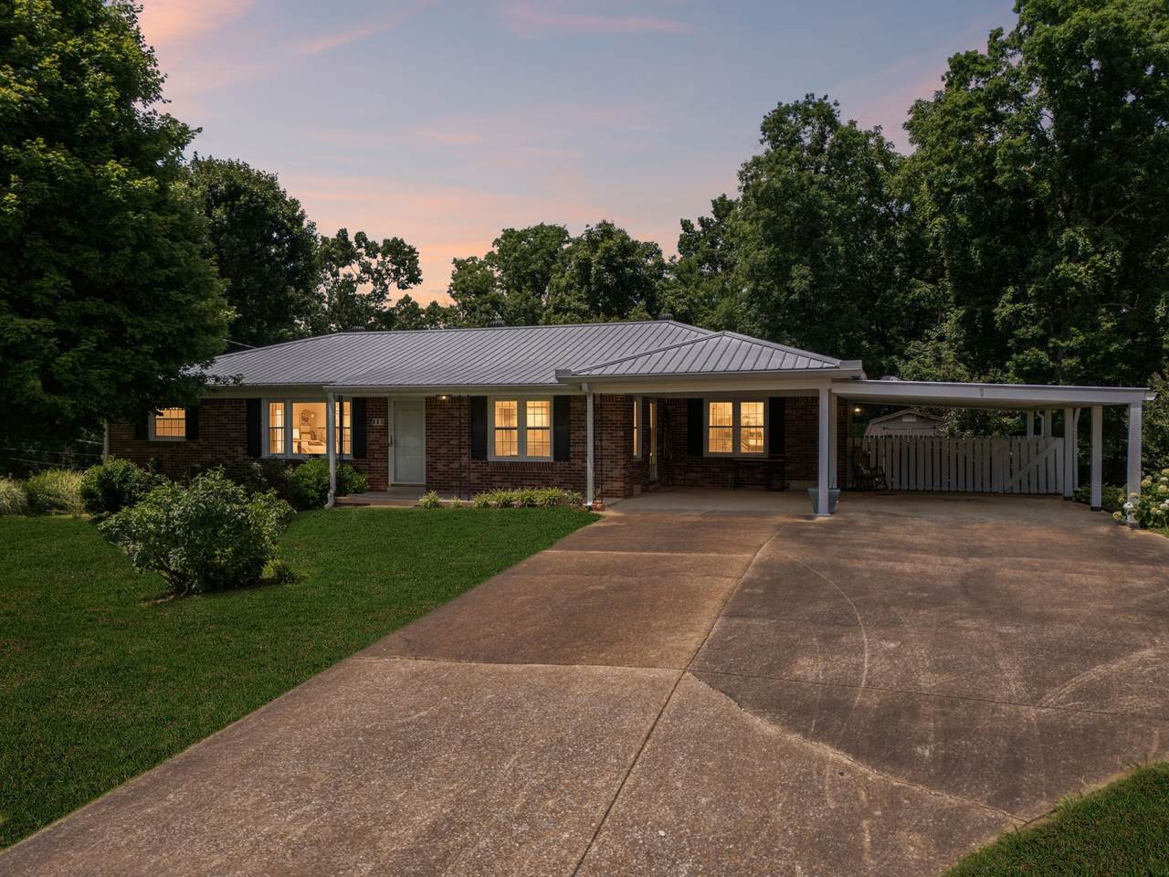 https://bt-photos.global.ssl.fastly.net/nashville/1280_boomver_1_RTC3246610-1.jpg