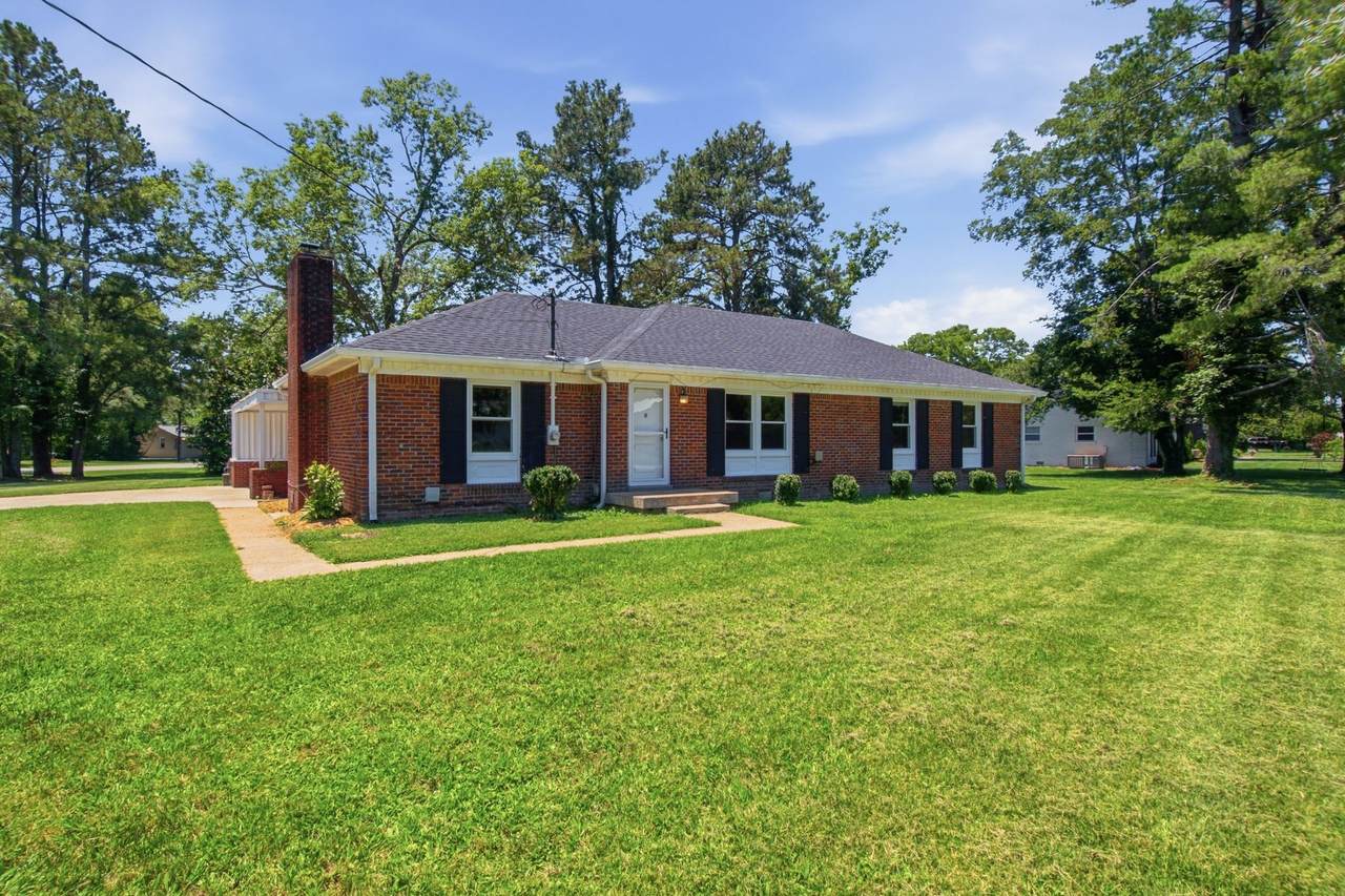 202 Derby Ln - Photo 1
