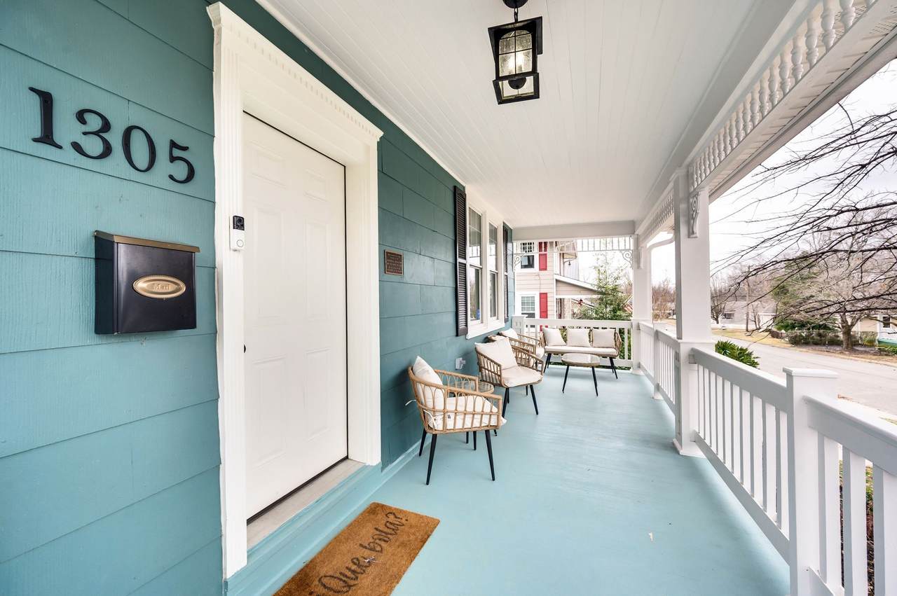 1305 Clarke St - Photo 1