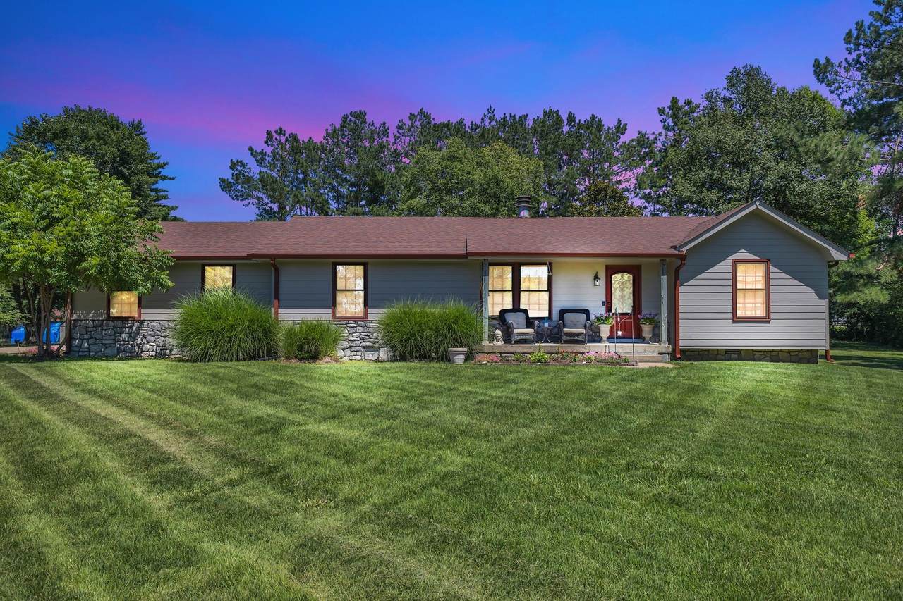 325 Dawn Dr - Photo 1