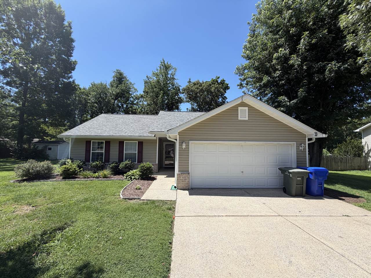 105 Pleasant Ln - Photo 1