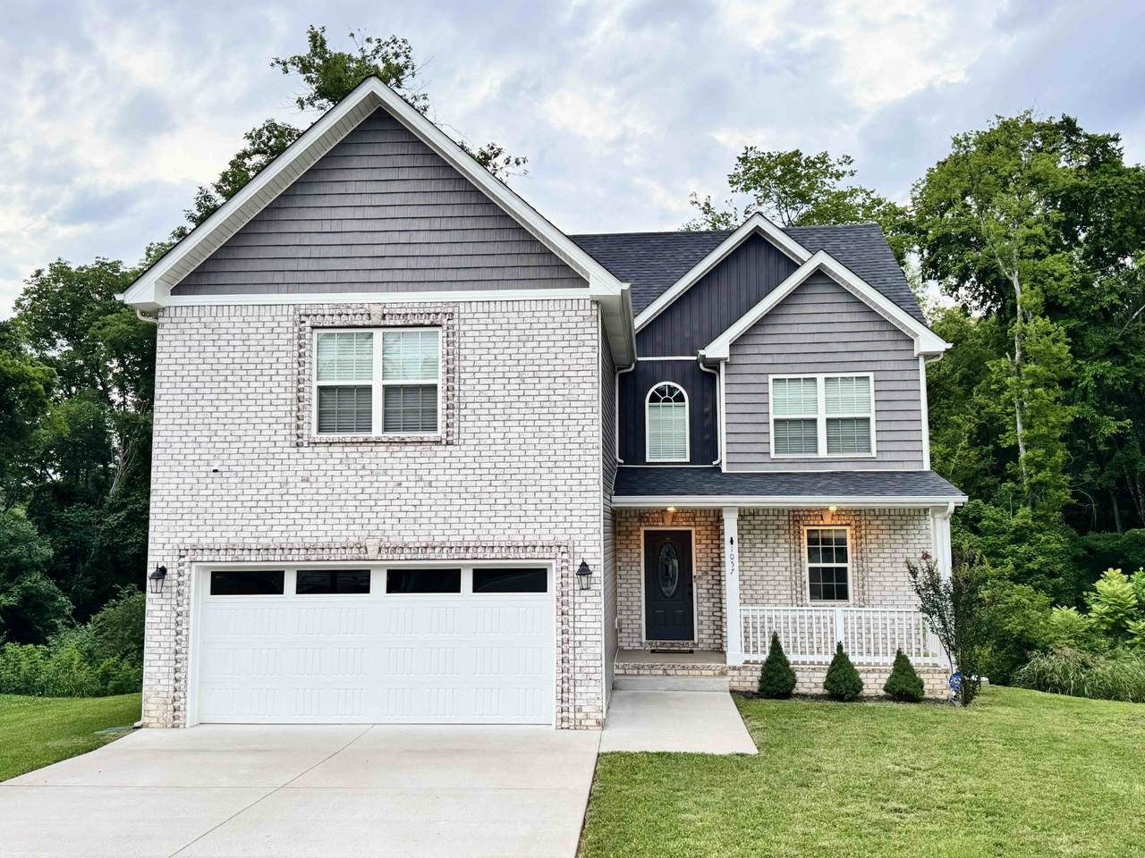1057 Brightwood Ct - Photo 1