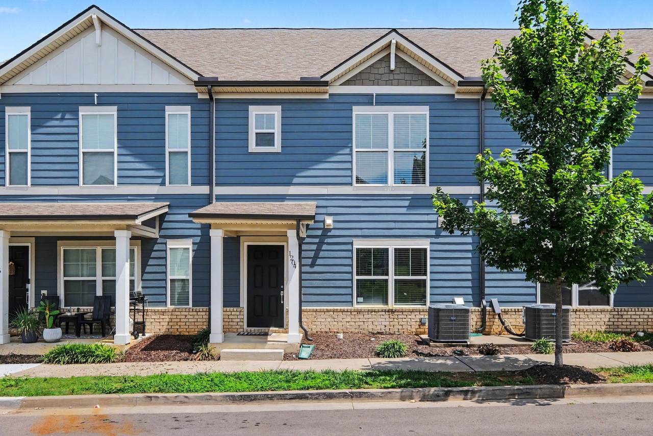 1204 Foxton Ln - Photo 1