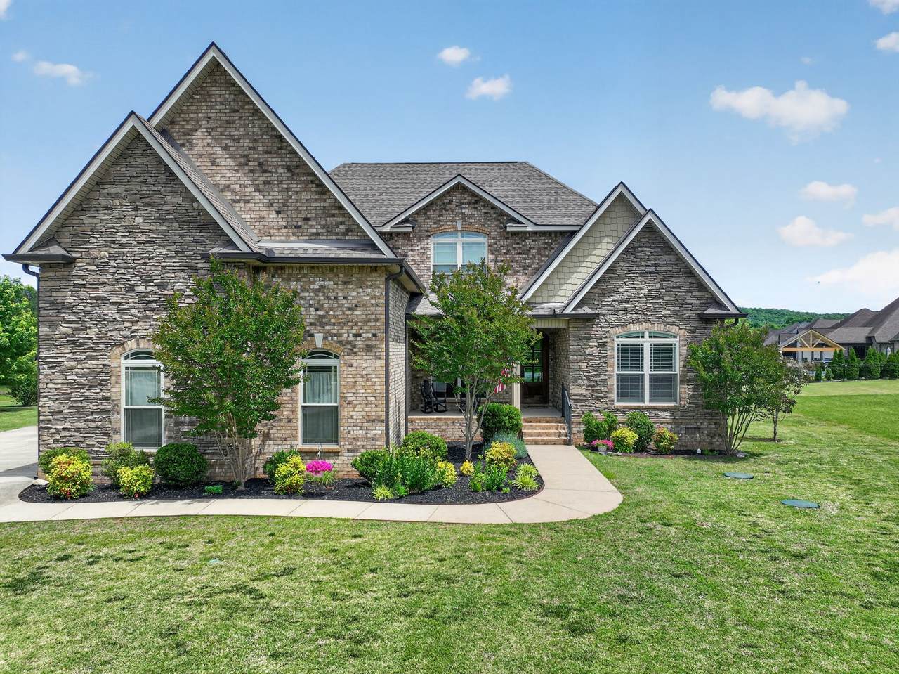 1530 Marathon Dr - Photo 1