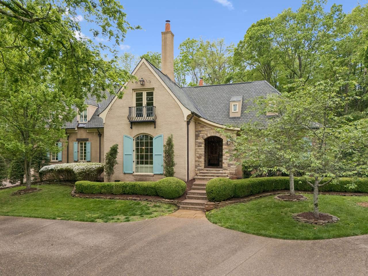 2127 Chickering - Photo 1