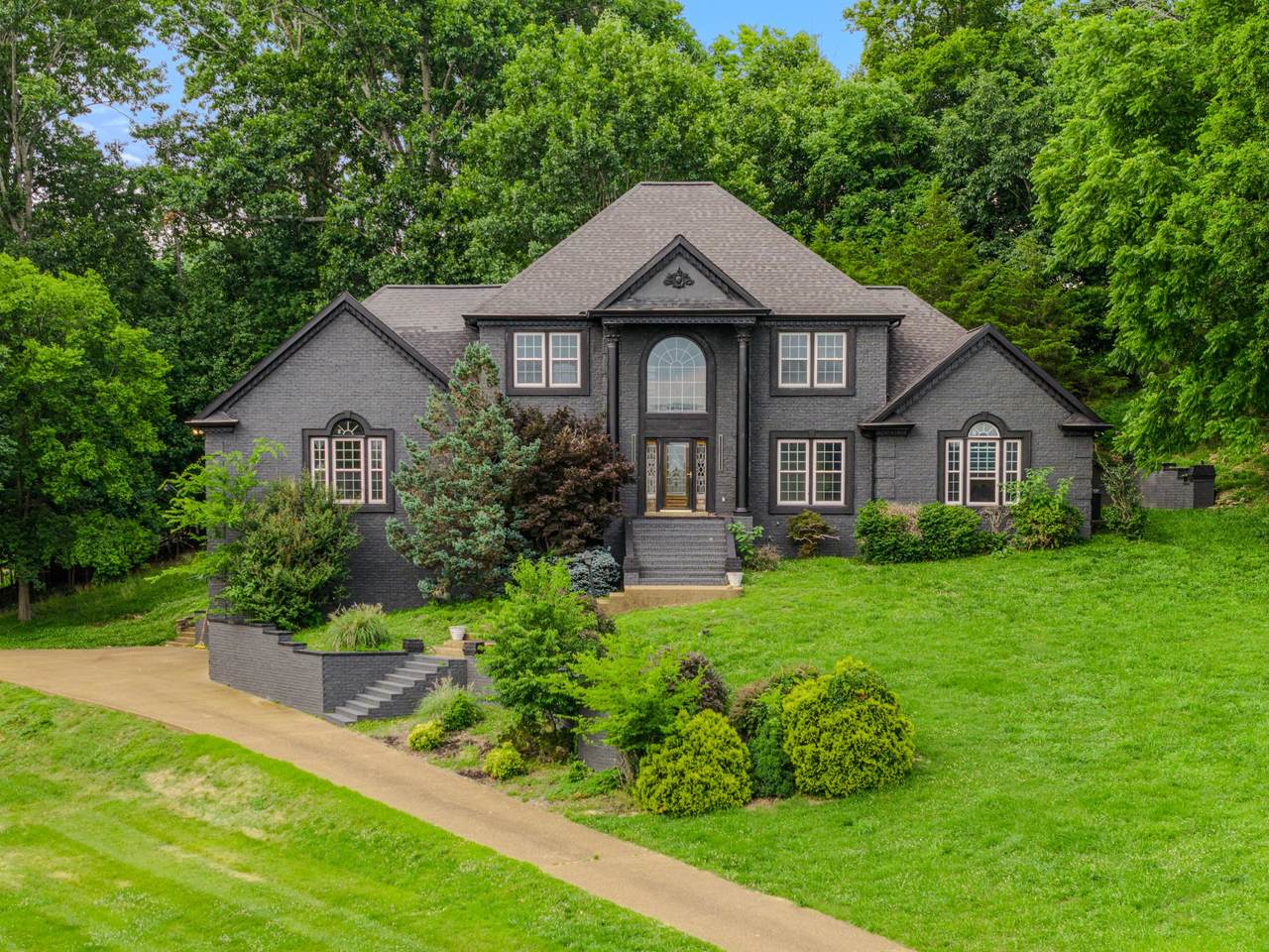 537 Natalie Dr - Photo 1