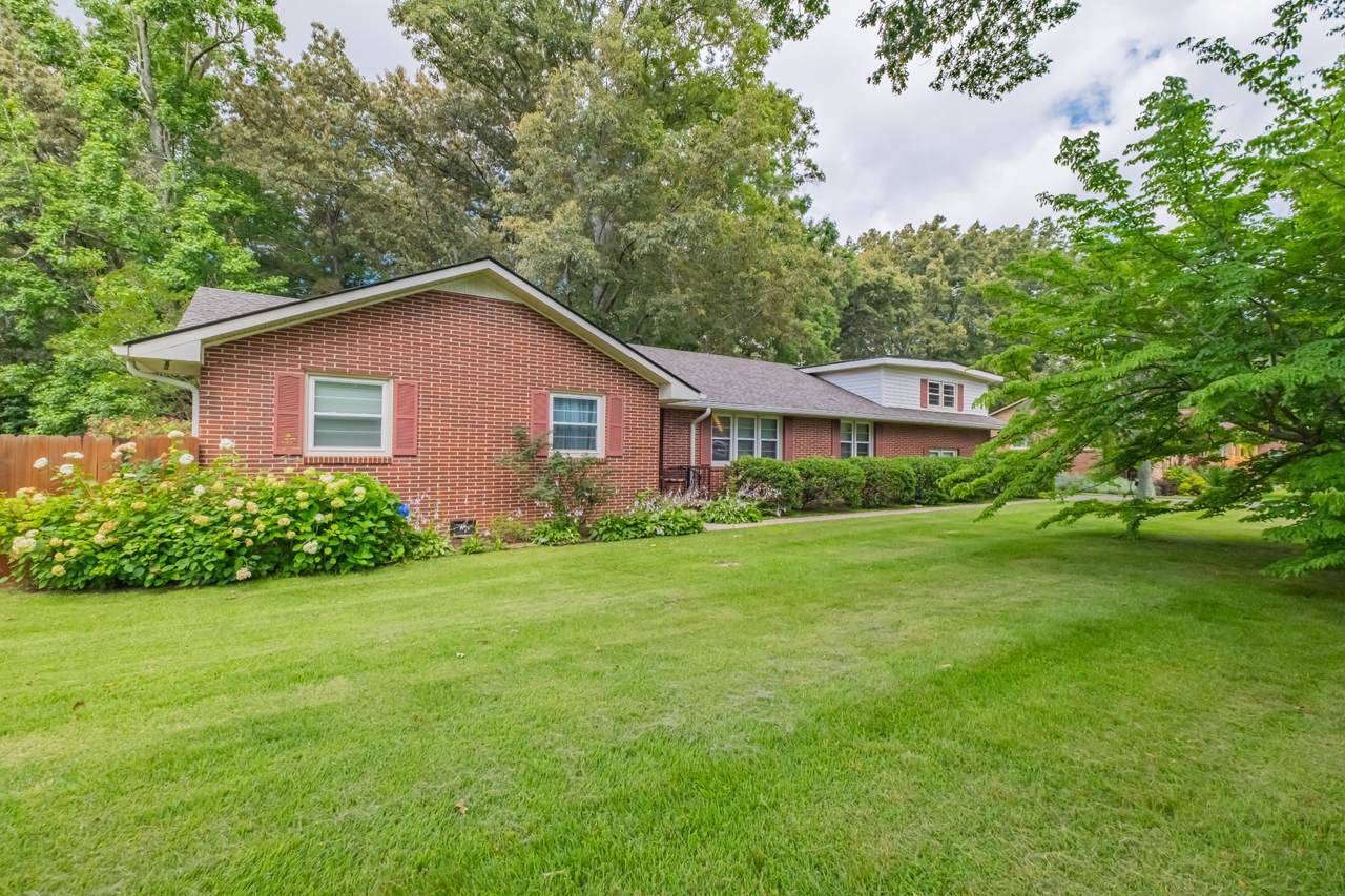 101 Crestwood Dr - Photo 1