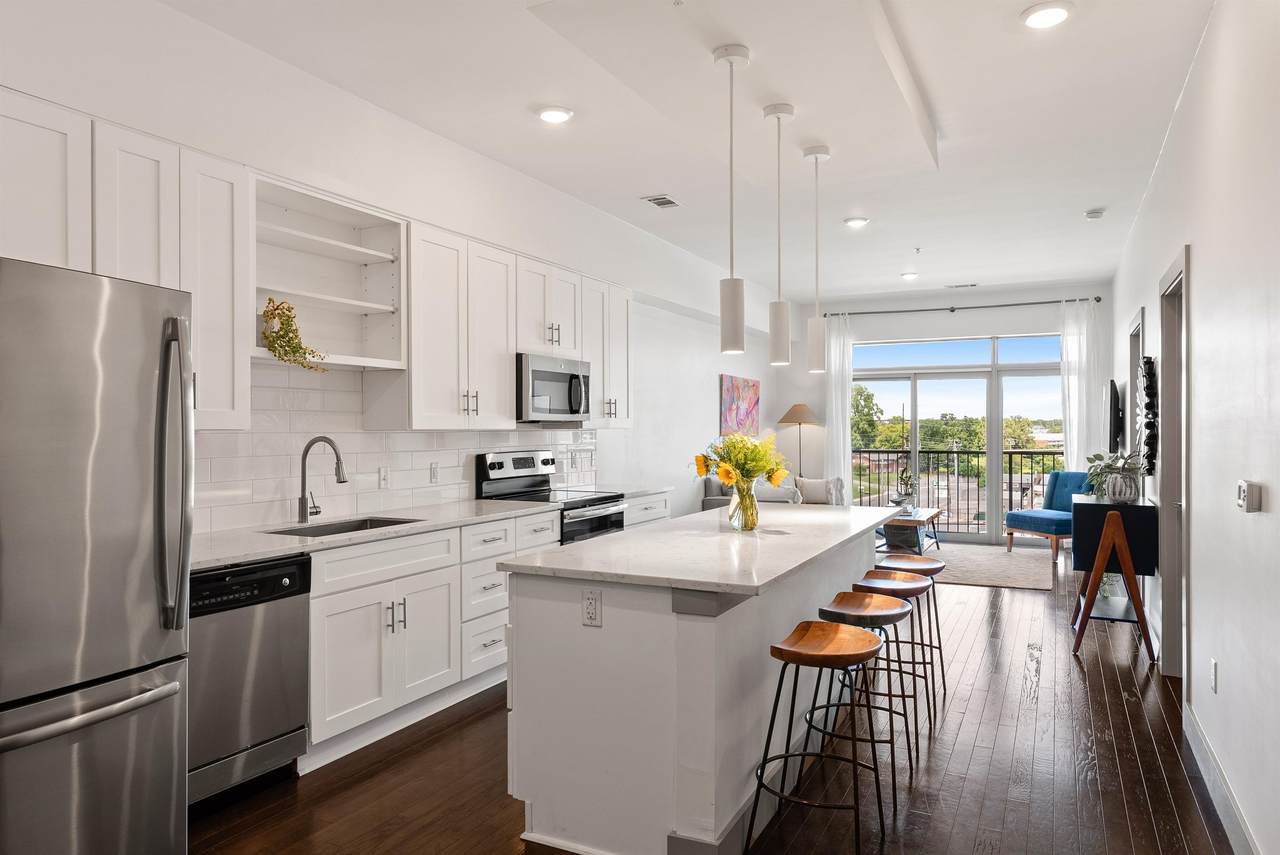 2407 8th Ave - Photo 1