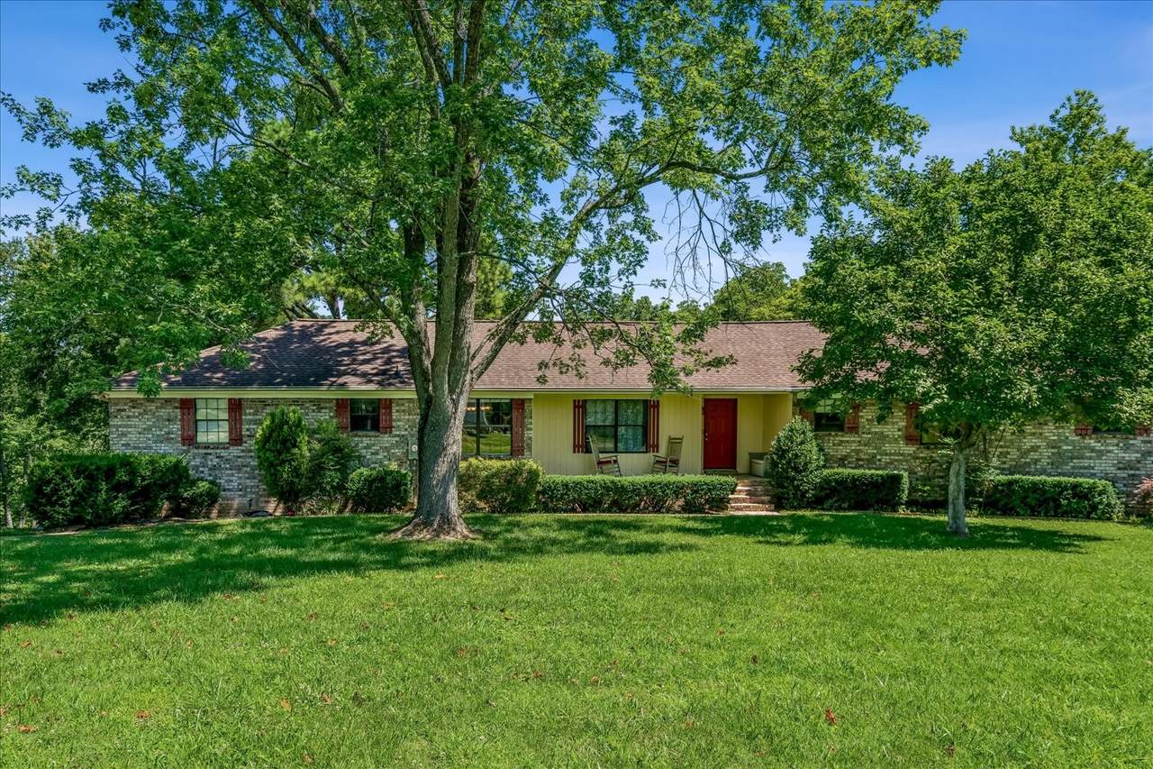 305 Tanglewood Dr - Photo 1