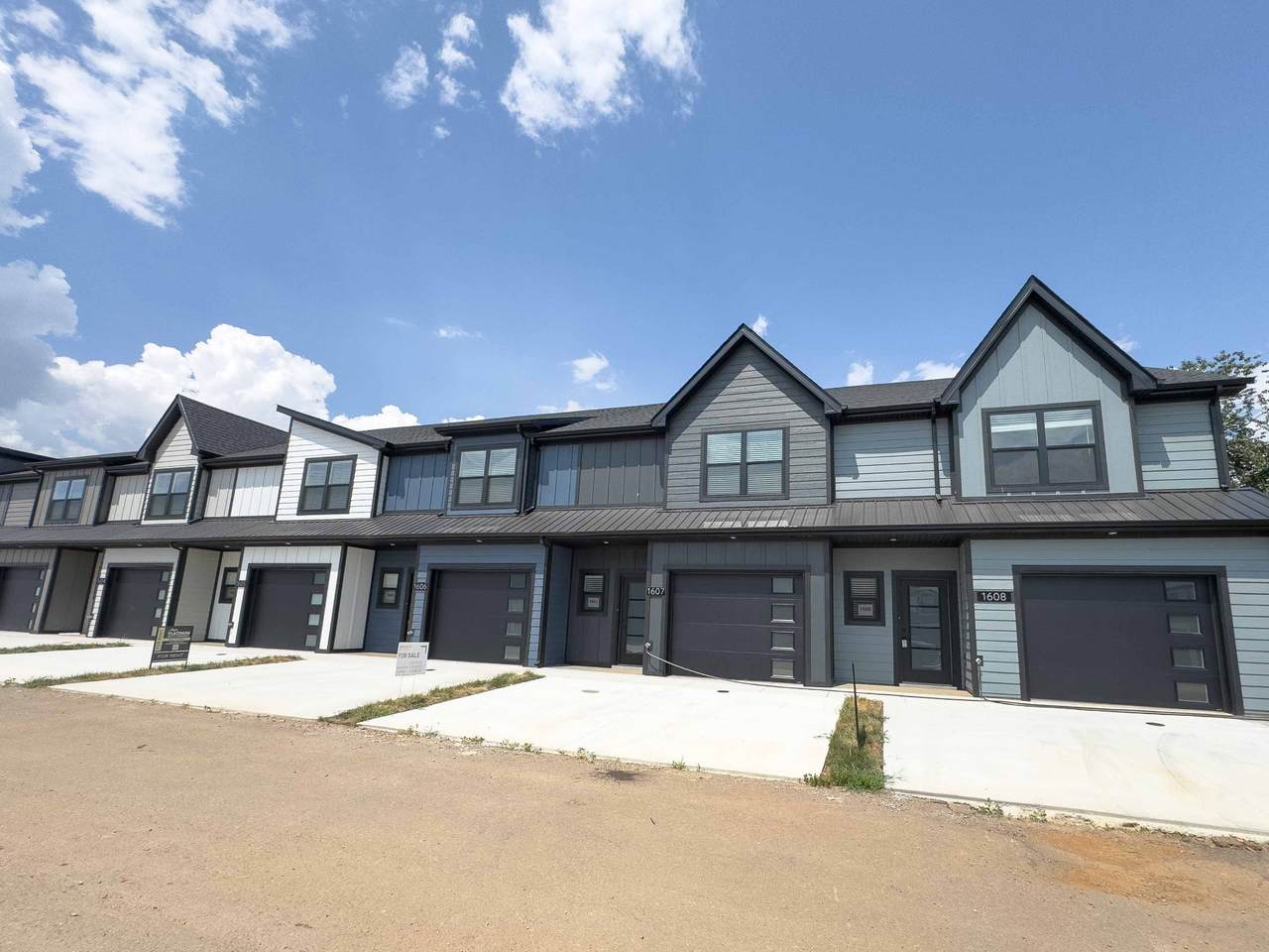 1606 Jonathan Wade Circle - Photo 1