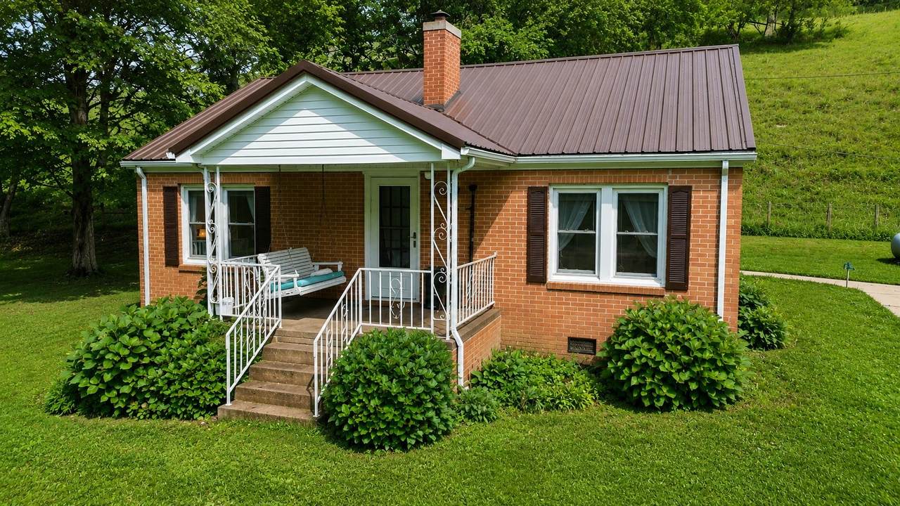 2039 Blackburn Hollow Rd - Photo 1