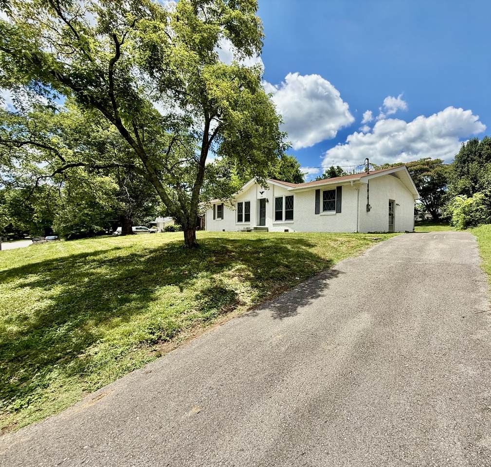 207 Blue Ridge Dr - Photo 1