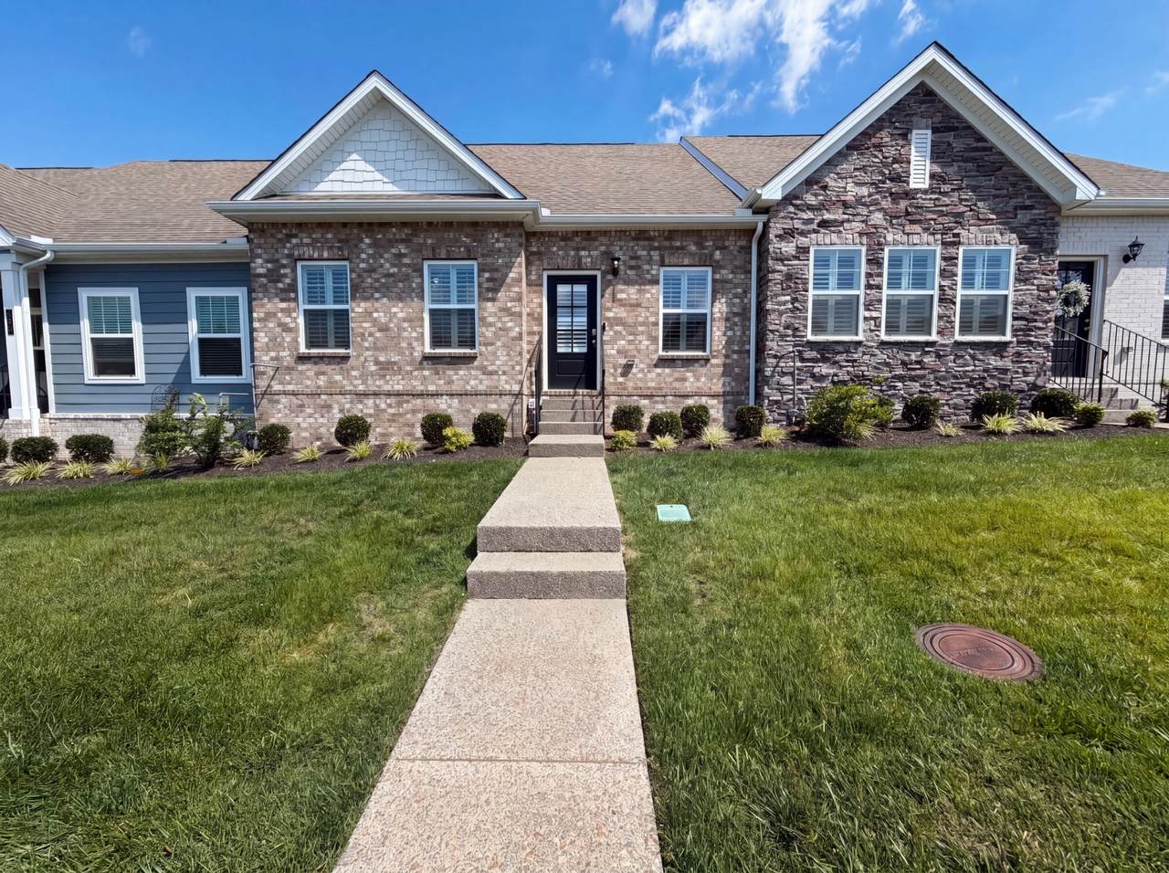 1520 Cedarbrooke Ln - Photo 1