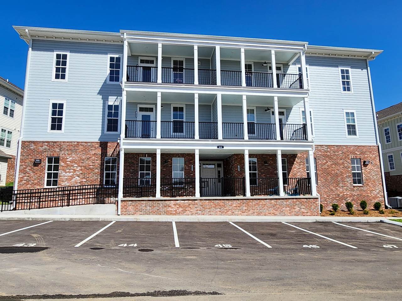 https://bt-photos.global.ssl.fastly.net/nashville/1280_boomver_1_RTC3248008-1.jpg