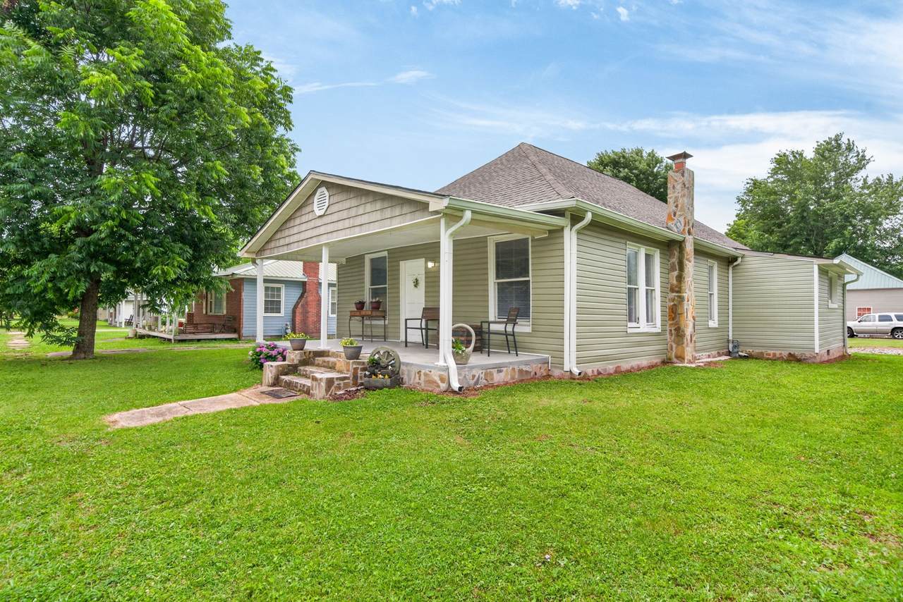 491 Piccadilly Ave - Photo 1