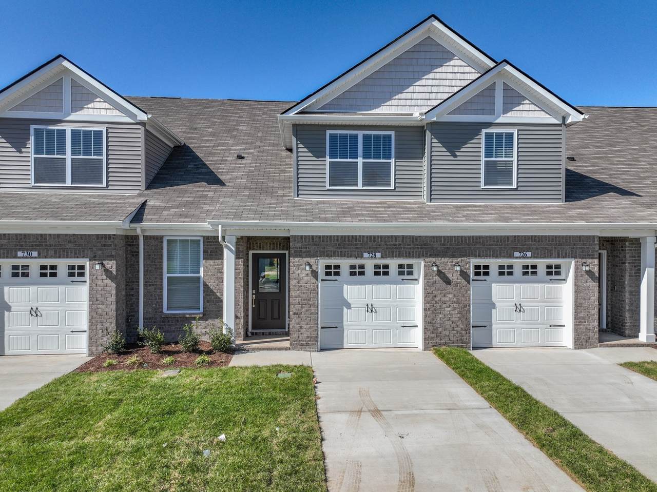 728 Mickelson Way - Photo 1