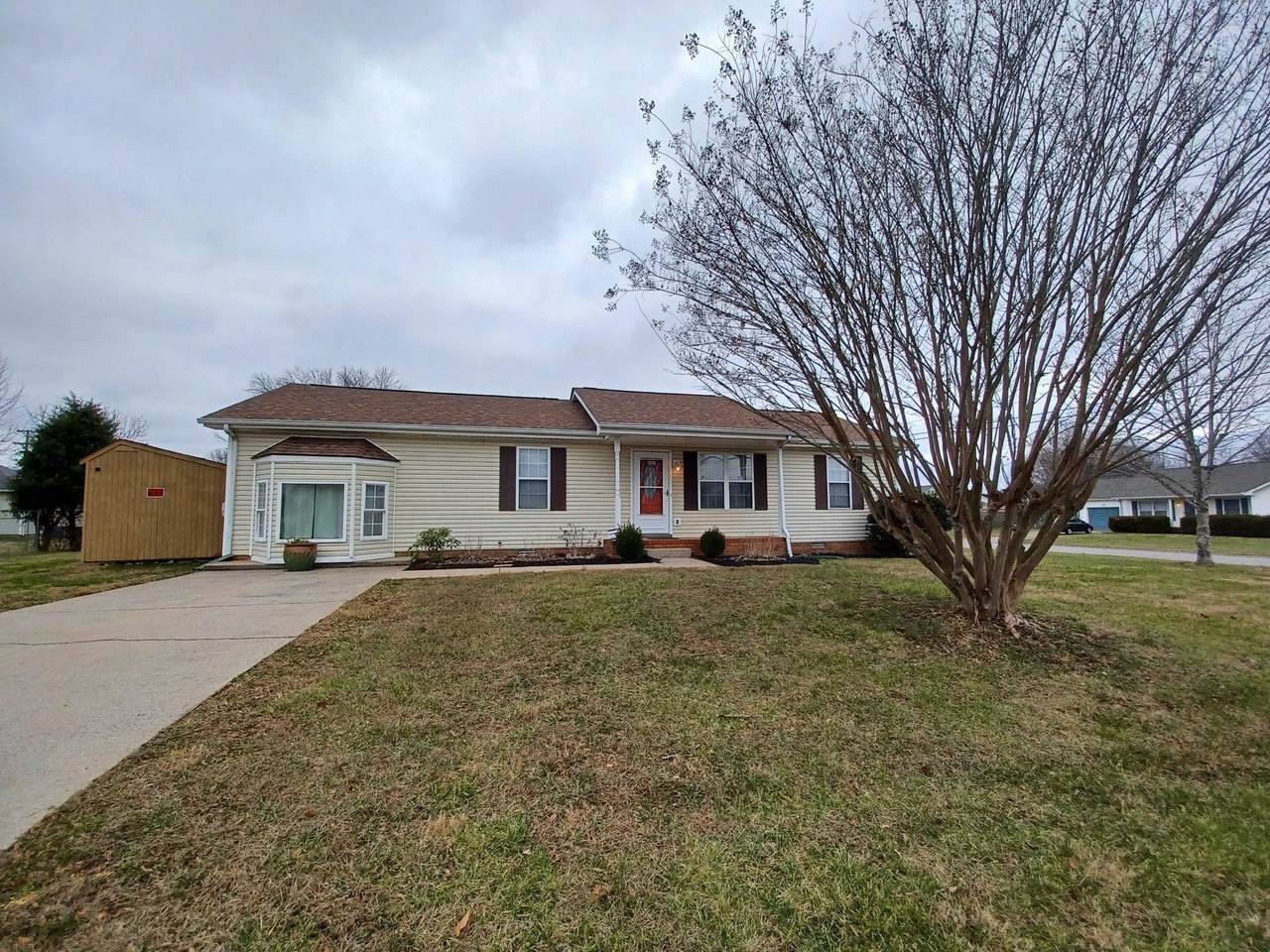 3200 N Senseney Cir - Photo 1
