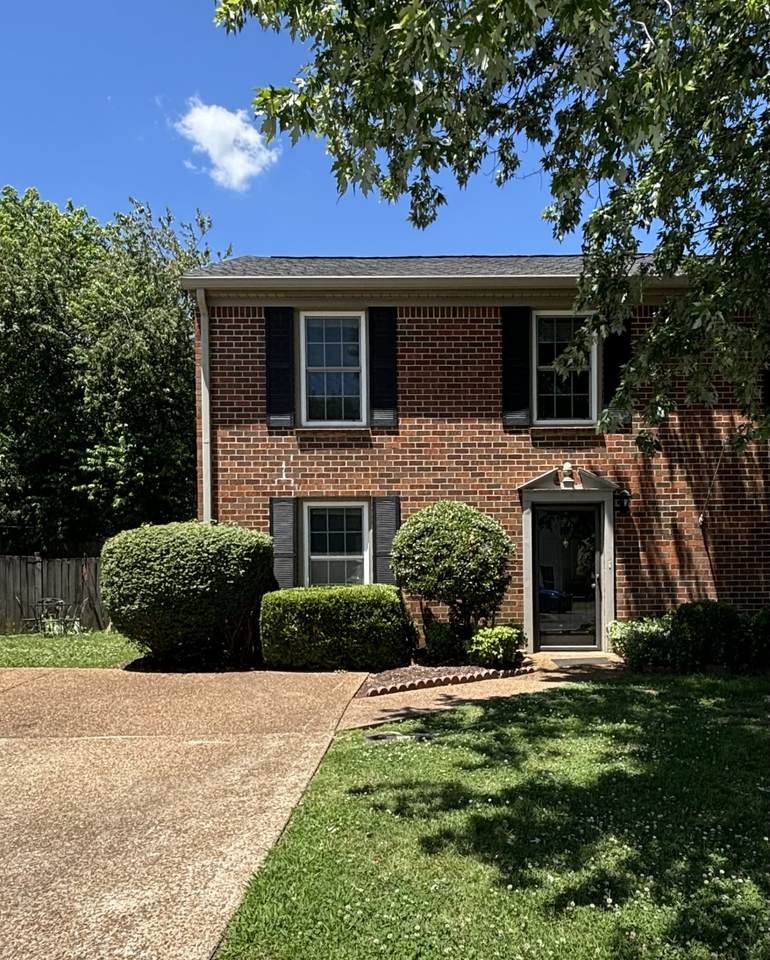 1129 W Main St - Photo 1