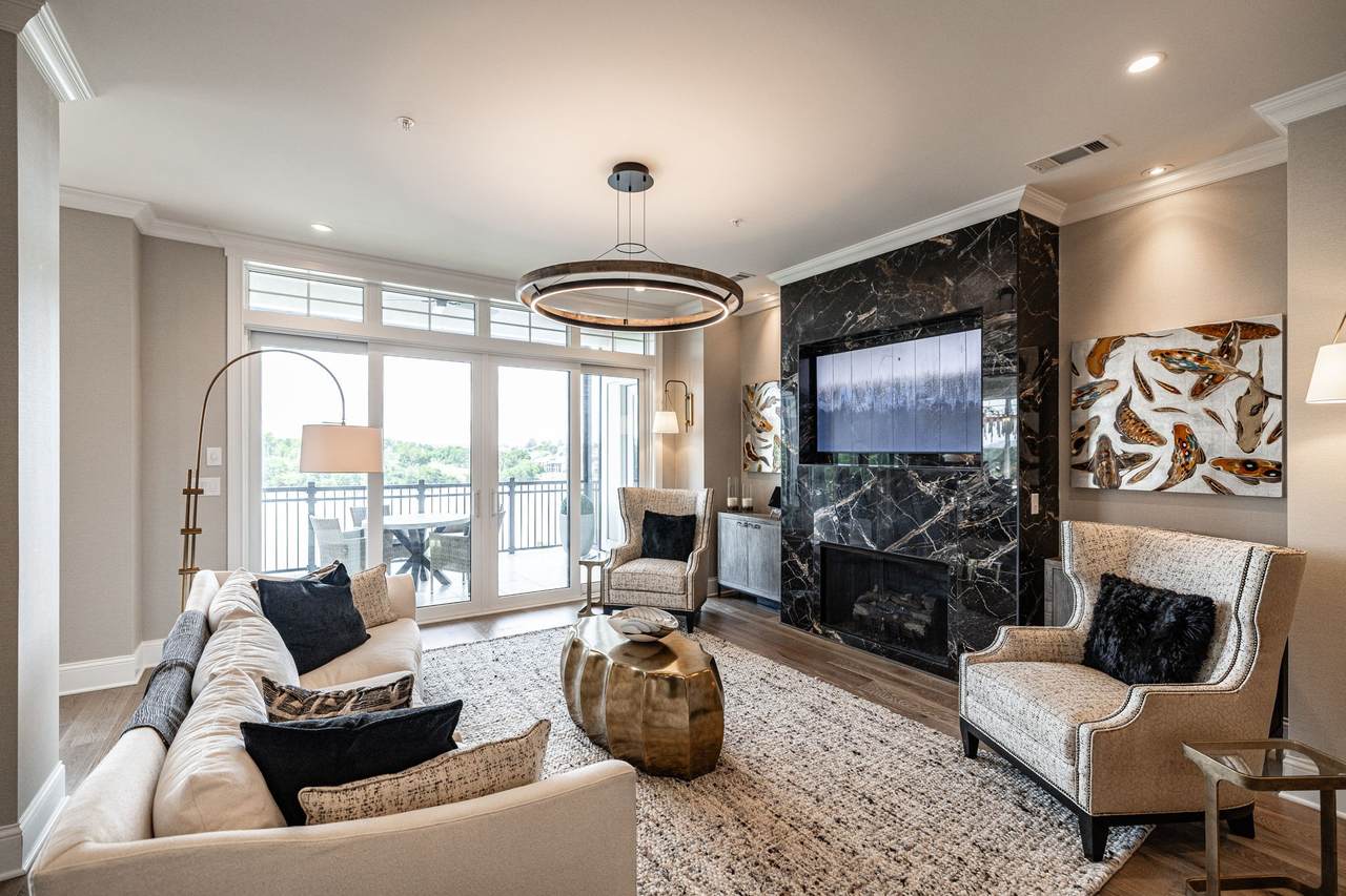 1024 Club View Drive - Photo 1