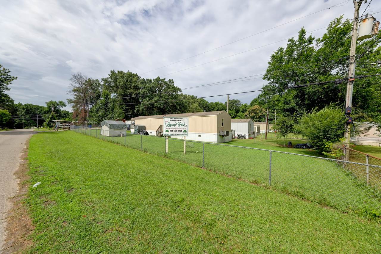 1026 Ross Ln - Photo 1