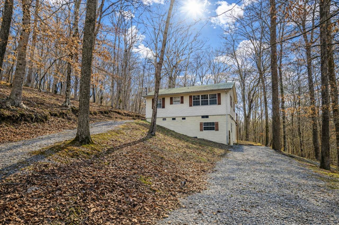 1377 Four Seasons Dr - Photo 1