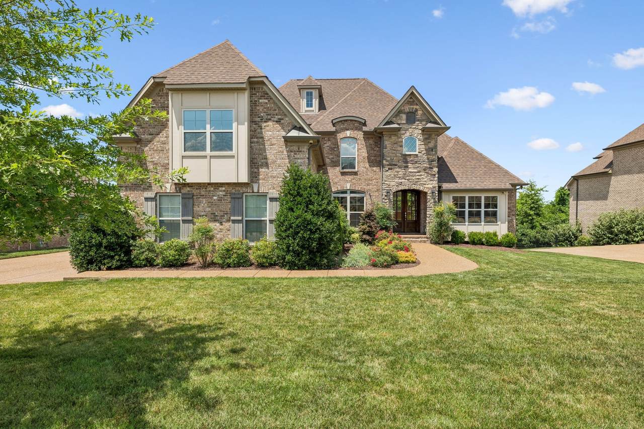 427 Whitley Way - Photo 1
