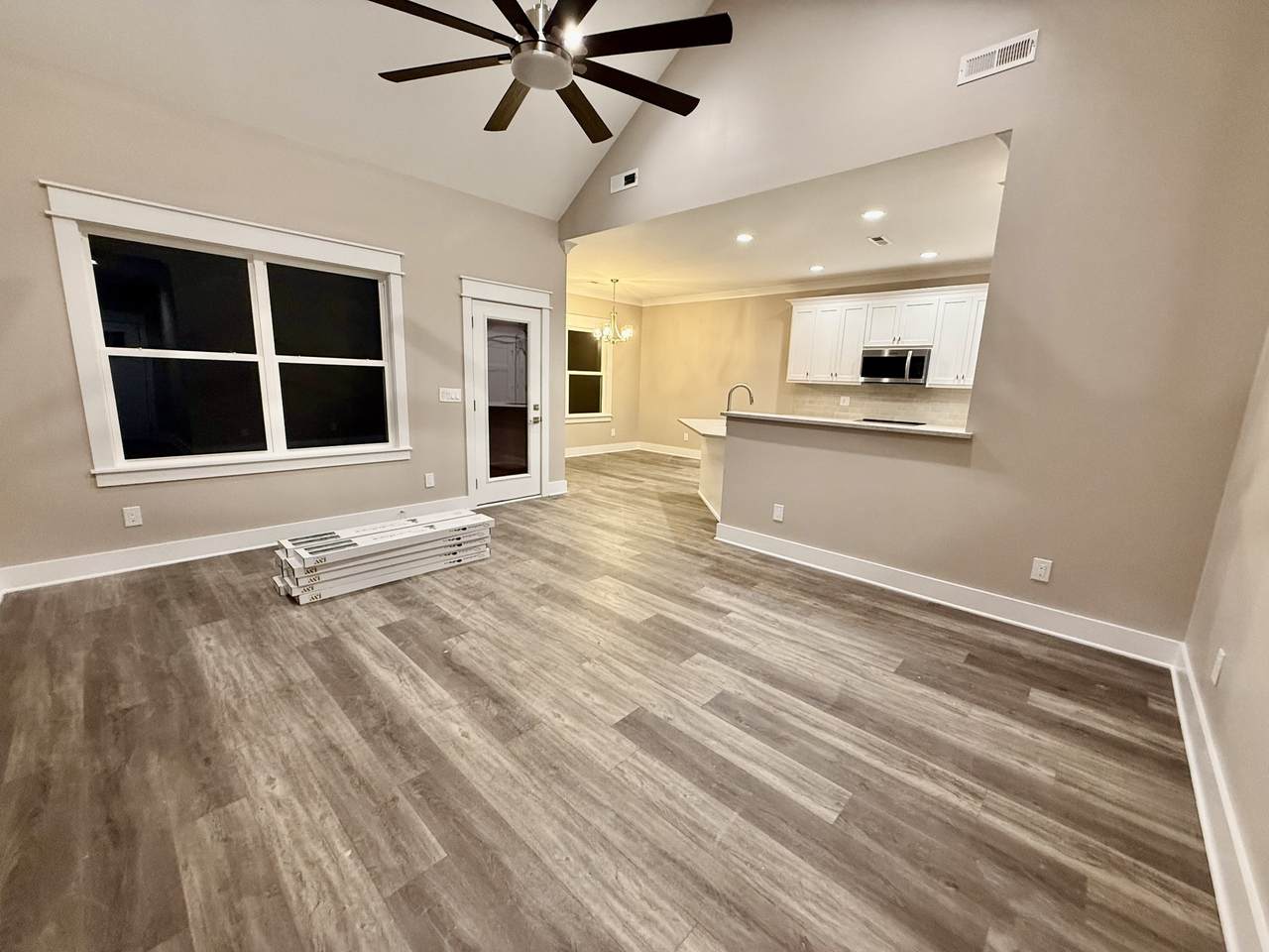 https://bt-photos.global.ssl.fastly.net/nashville/1280_boomver_1_RTC3254975-1.jpg
