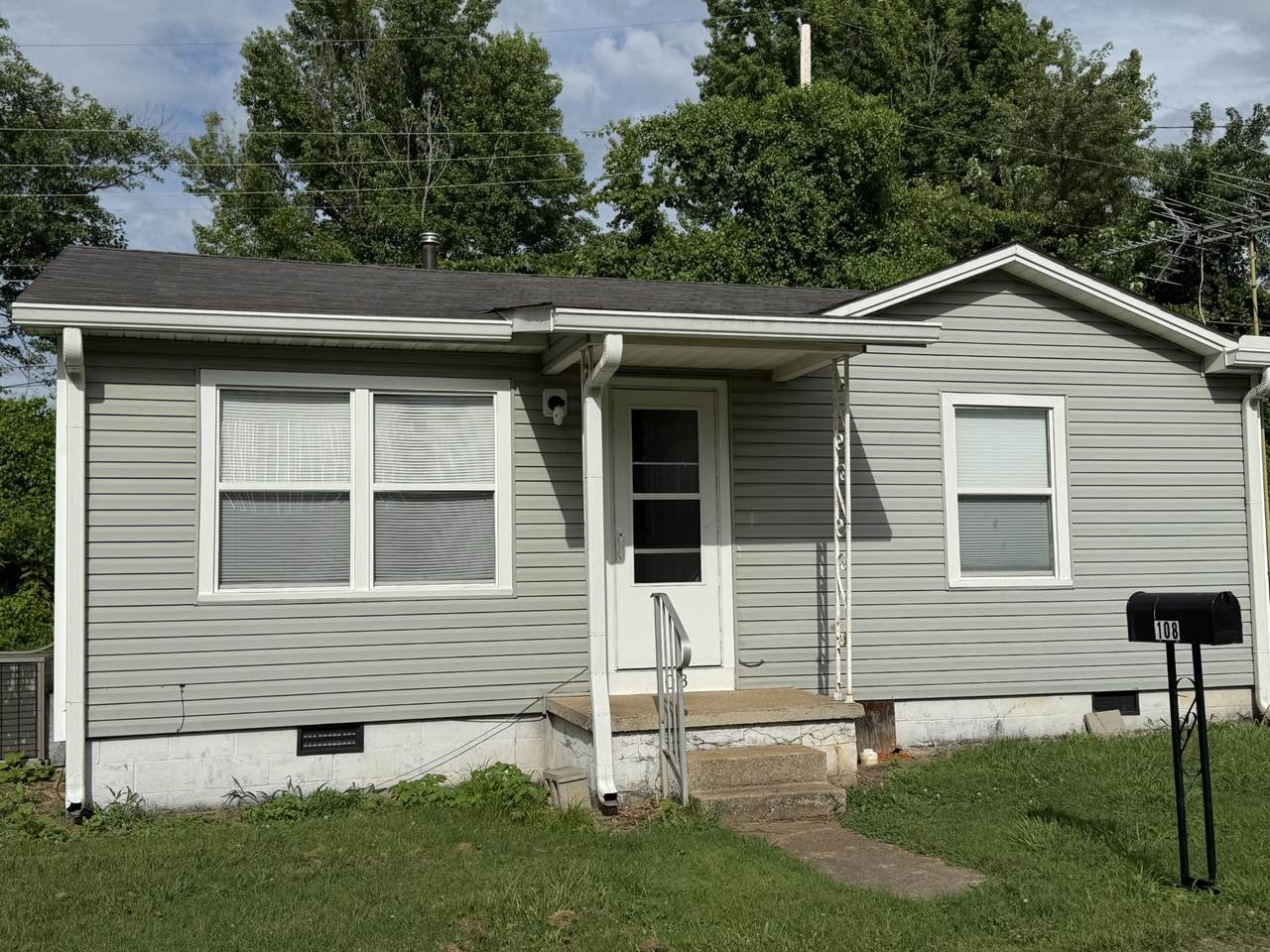 108 Wix Ave - Photo 1