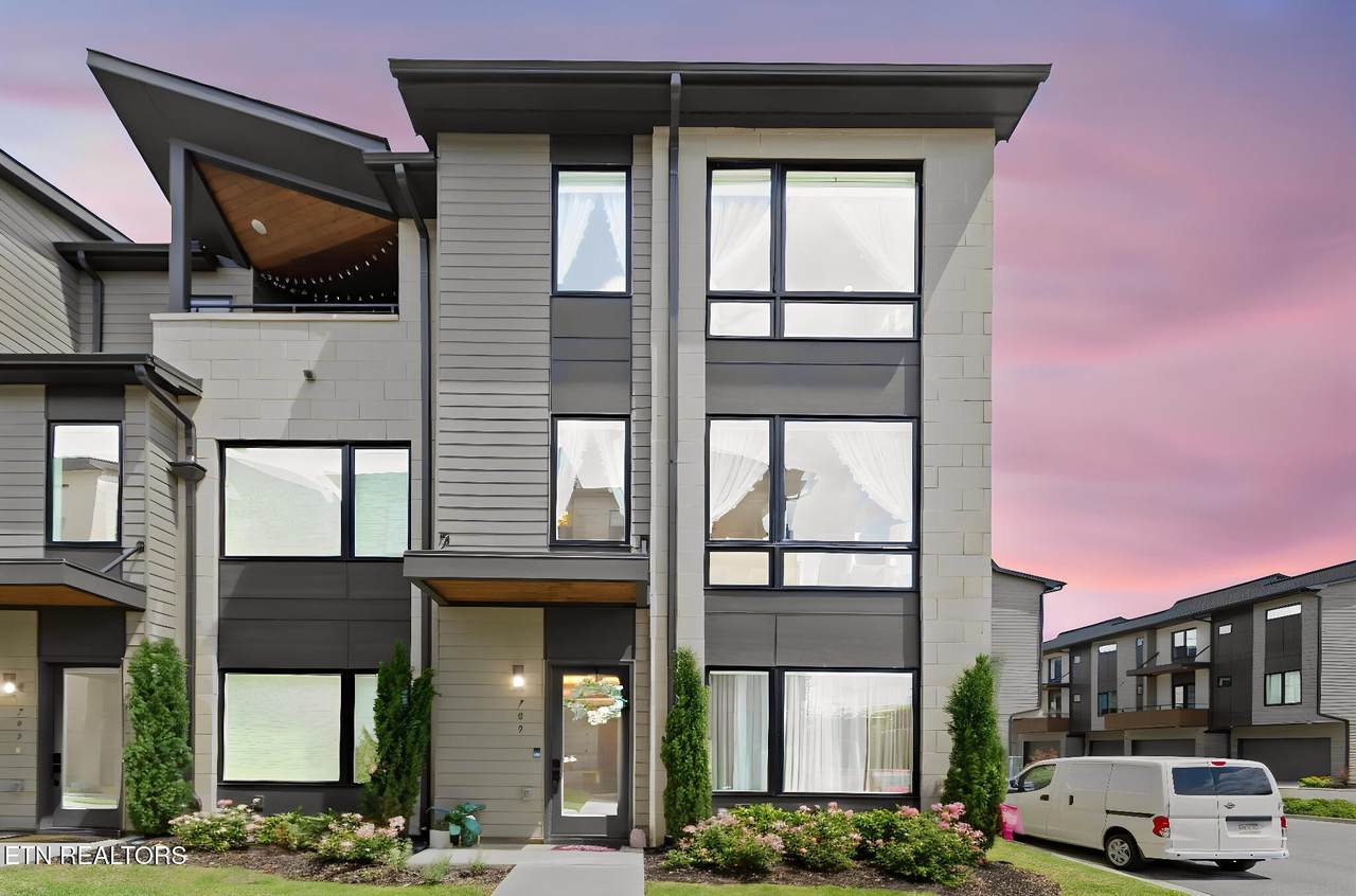 789 Burnside Place - Photo 1